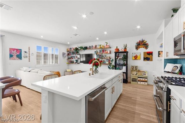 680 Echelon Street, Las Vegas, NV 89138