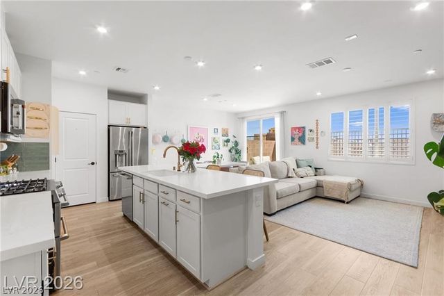 680 Echelon Street, Las Vegas, NV 89138