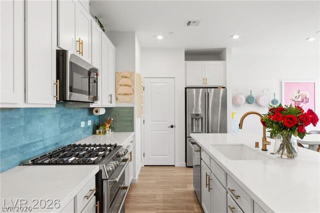 680 Echelon Street, Las Vegas, NV 89138