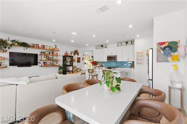 680 Echelon Street, Las Vegas, NV 89138