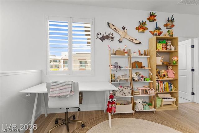 680 Echelon Street, Las Vegas, NV 89138