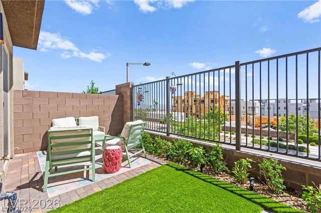 680 Echelon Street, Las Vegas, NV 89138