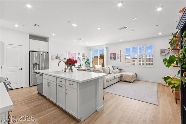 680 Echelon Street, Las Vegas, NV 89138