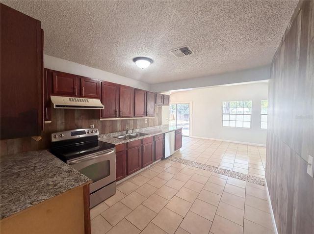 613 4TH STREET NE, Fort Meade, FL 33841