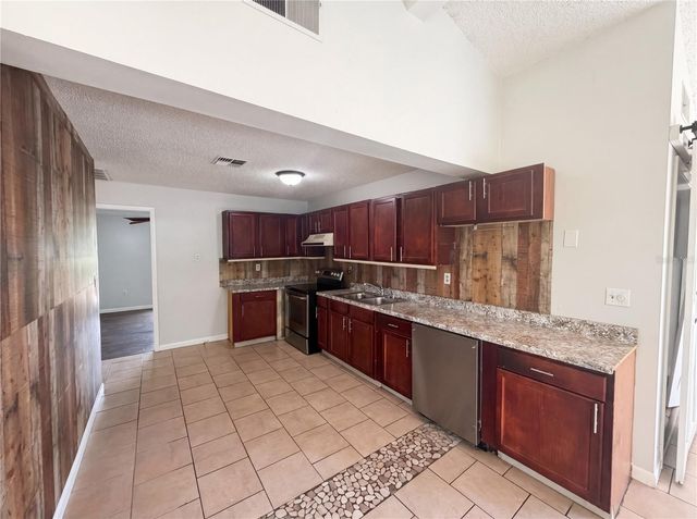 613 4TH STREET NE, Fort Meade, FL 33841