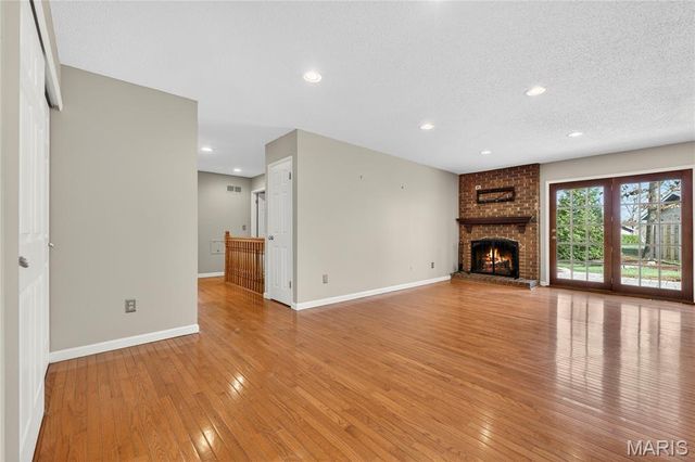 15424 Country Ridge Drive, Chesterfield, MO 63017