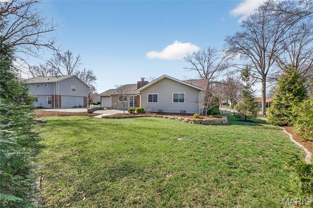 15424 Country Ridge Drive, Chesterfield, MO 63017