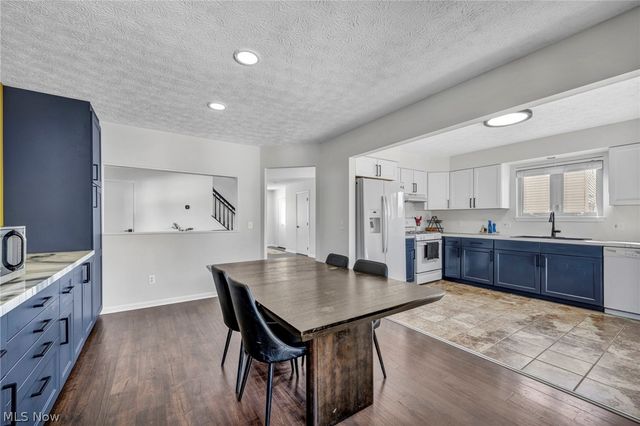 554 Hastings Court, Akron, OH 44319