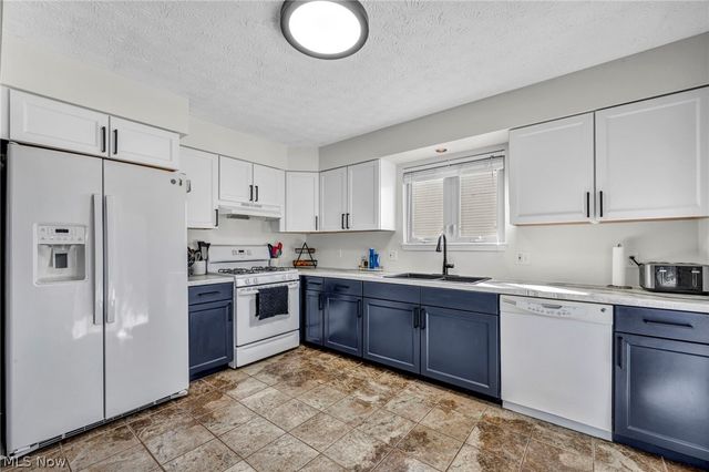 554 Hastings Court, Akron, OH 44319