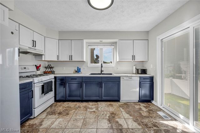 554 Hastings Court, Akron, OH 44319