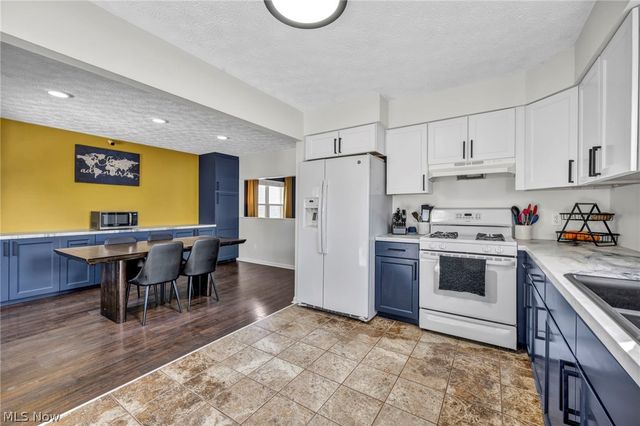 554 Hastings Court, Akron, OH 44319