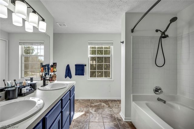554 Hastings Court, Akron, OH 44319