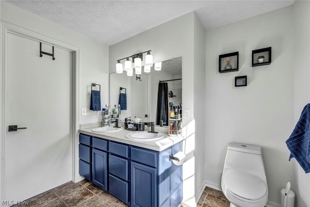 554 Hastings Court, Akron, OH 44319