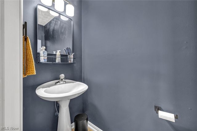 554 Hastings Court, Akron, OH 44319