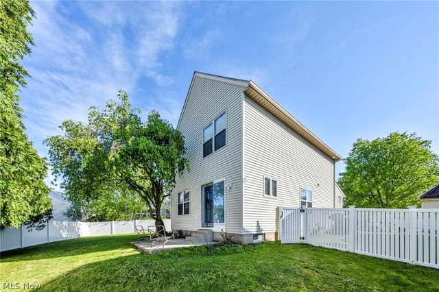 554 Hastings Court, Akron, OH 44319
