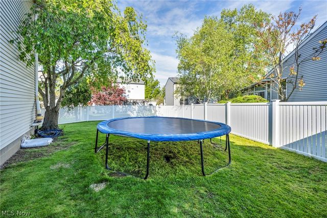 554 Hastings Court, Akron, OH 44319