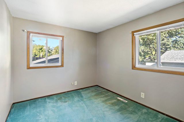 2069 N Ivy Street, North Saint Paul, MN 55109