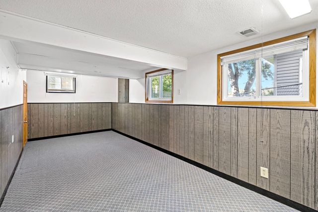 2069 N Ivy Street, North Saint Paul, MN 55109