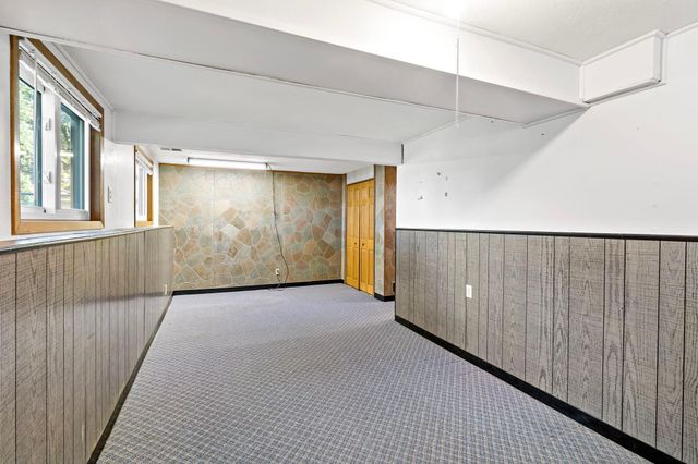 2069 N Ivy Street, North Saint Paul, MN 55109