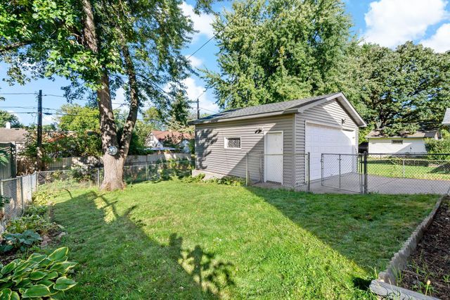 2069 N Ivy Street, North Saint Paul, MN 55109