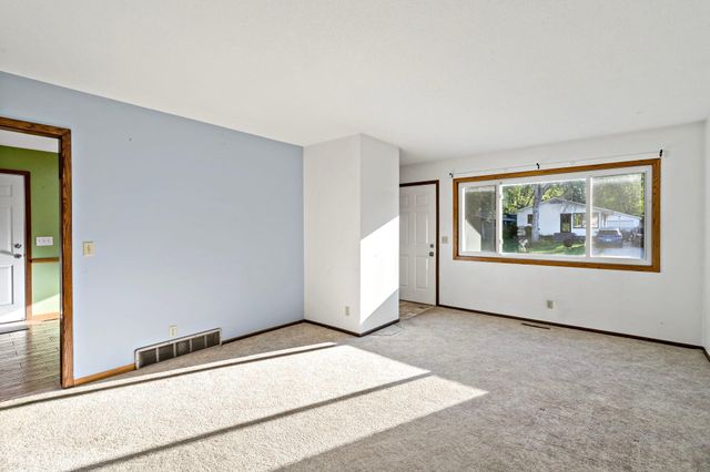 2069 N Ivy Street, North Saint Paul, MN 55109