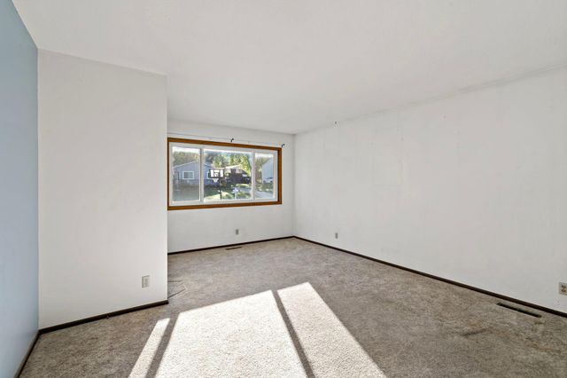 2069 N Ivy Street, North Saint Paul, MN 55109