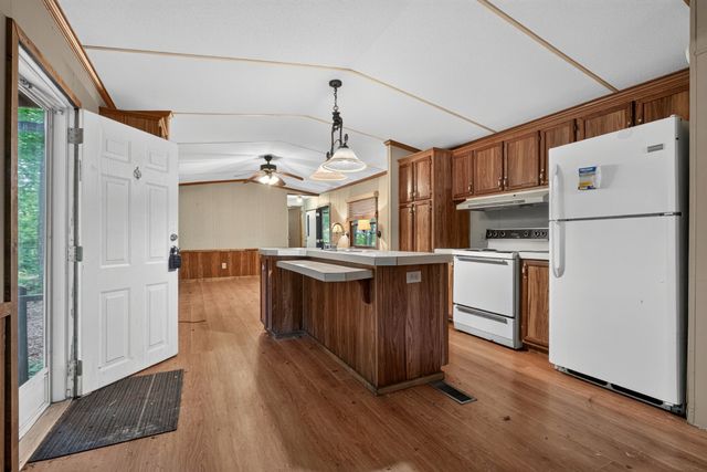 360 Floyd Dr, Smithville, TN 37166