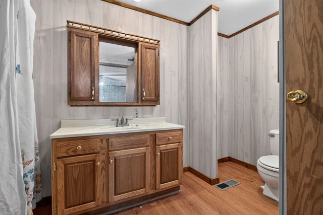 360 Floyd Dr, Smithville, TN 37166