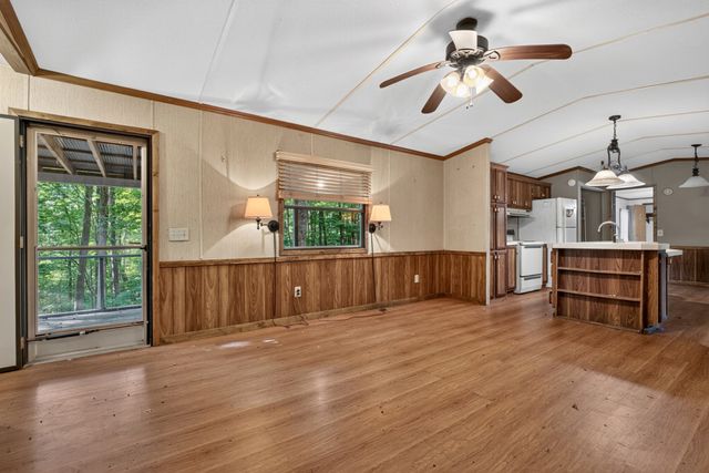 360 Floyd Dr, Smithville, TN 37166