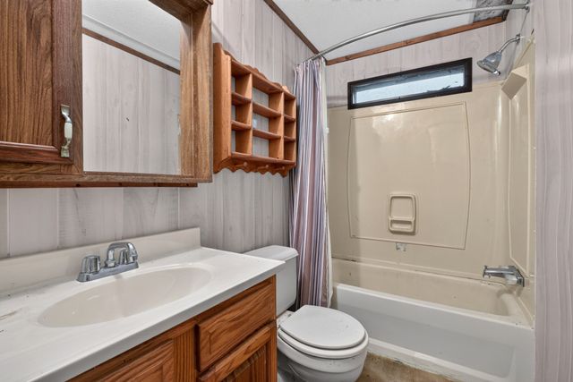 360 Floyd Dr, Smithville, TN 37166