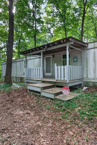 360 Floyd Dr, Smithville, TN 37166