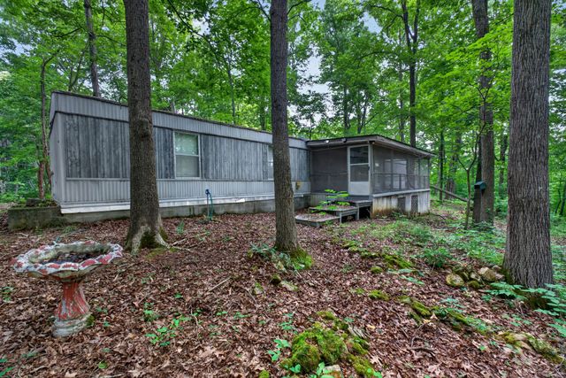360 Floyd Dr, Smithville, TN 37166