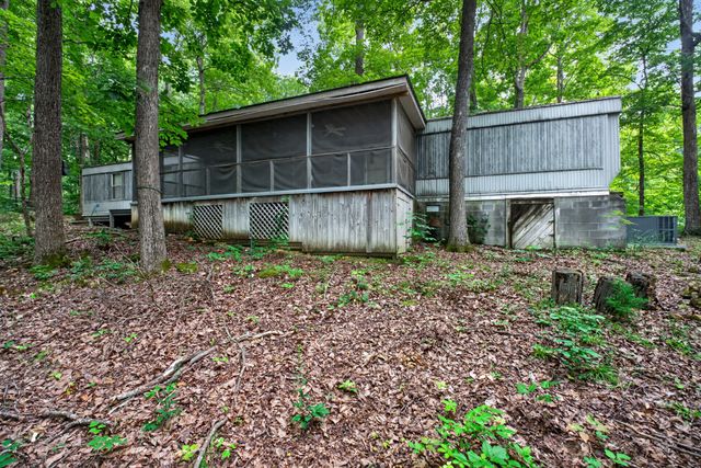 360 Floyd Dr, Smithville, TN 37166