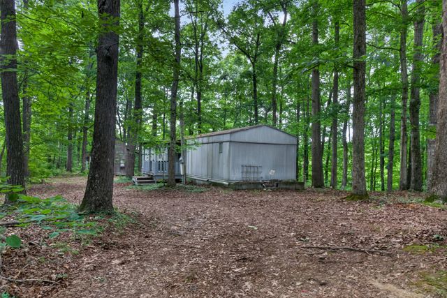360 Floyd Dr, Smithville, TN 37166