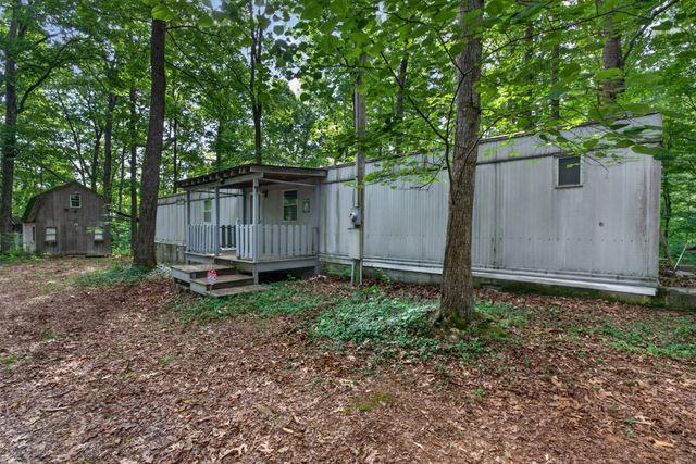 360 Floyd Dr, Smithville, TN 37166