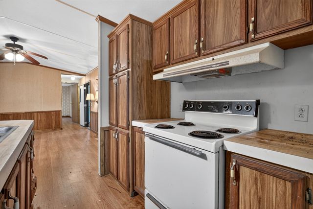 360 Floyd Dr, Smithville, TN 37166