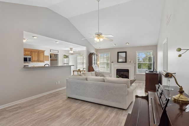 3011 Candlelite Dr, Spring Hill, TN 37174