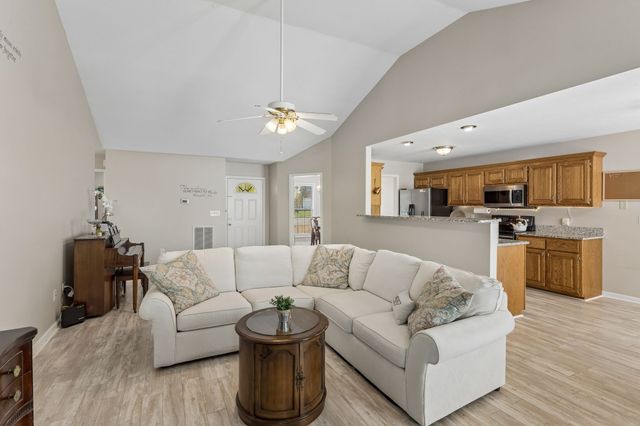 3011 Candlelite Dr, Spring Hill, TN 37174