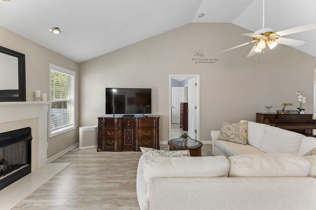 3011 Candlelite Dr, Spring Hill, TN 37174