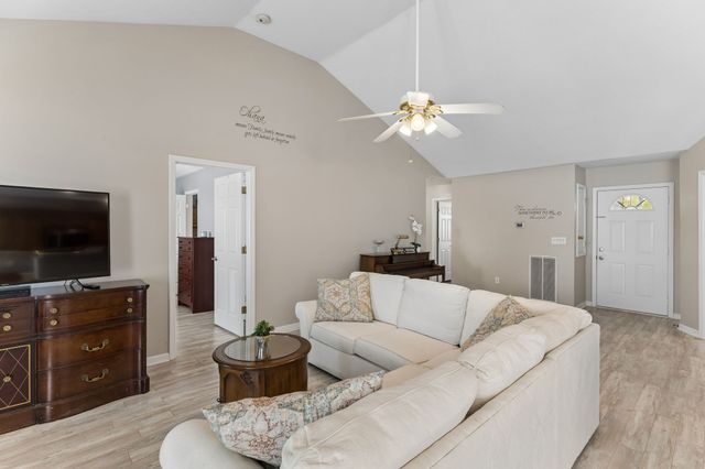 3011 Candlelite Dr, Spring Hill, TN 37174