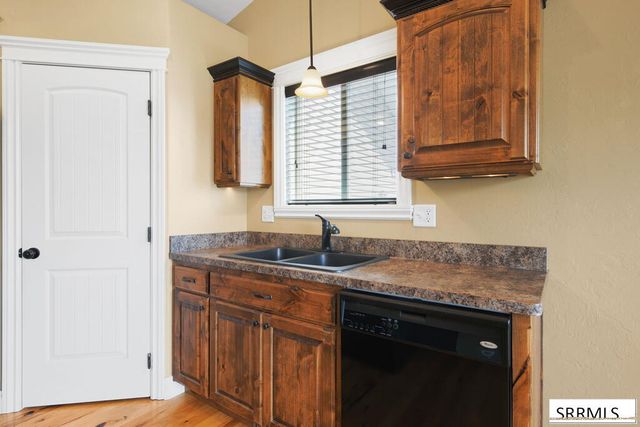 493 N 4th W, Rigby, ID 83422