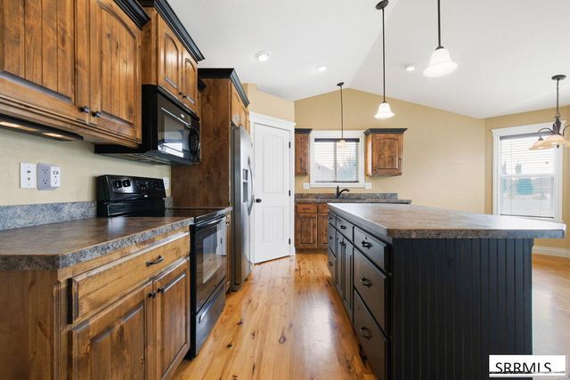 493 N 4th W, Rigby, ID 83422