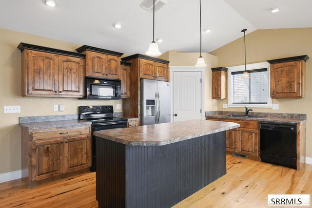 493 N 4th W, Rigby, ID 83422