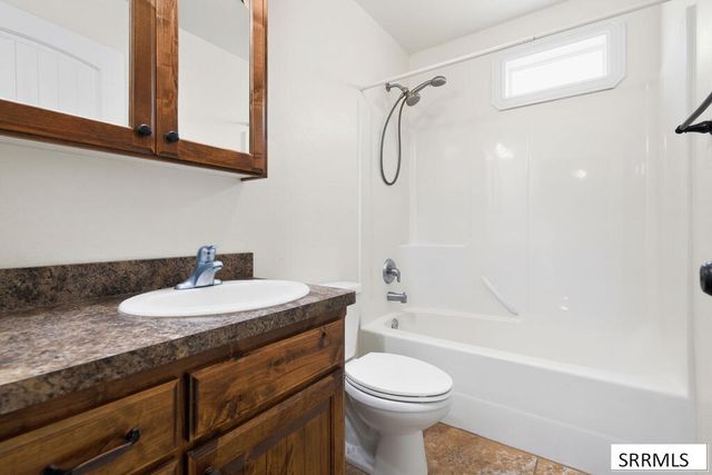 493 N 4th W, Rigby, ID 83422