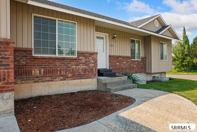 493 N 4th W, Rigby, ID 83422