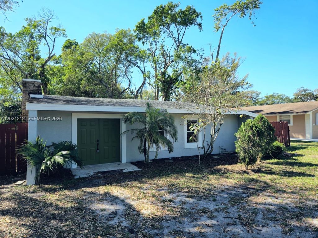 6208 SW 26th St, Miramar, FL 33023