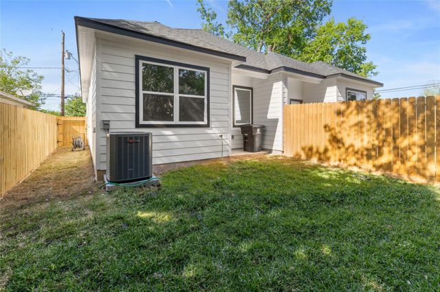 3940 Davenport Street A, Houston, TX 77051
