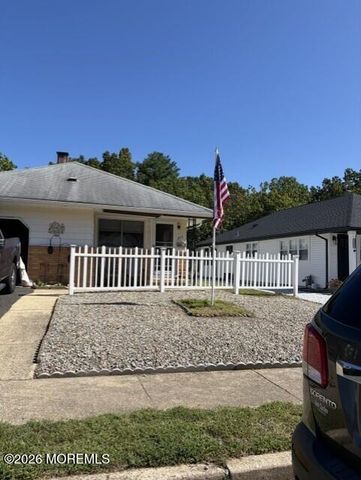 2173 Mount Hood Lane, Toms River, NJ 08753