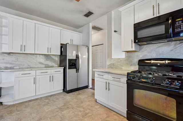 456 Parker Dr, Folsom, CA 95630