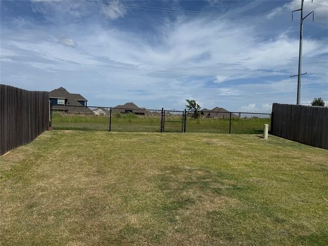 11700 Krew Way, Yukon, OK 73099